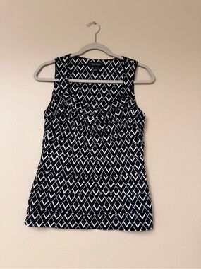 White House Black Market Black & White Geometric Ruffle Tank